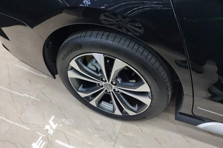 Used Toyota Granvia 2024 2.5L Hybrid Prestige PLUS Edition Right Rear Wheel Hub