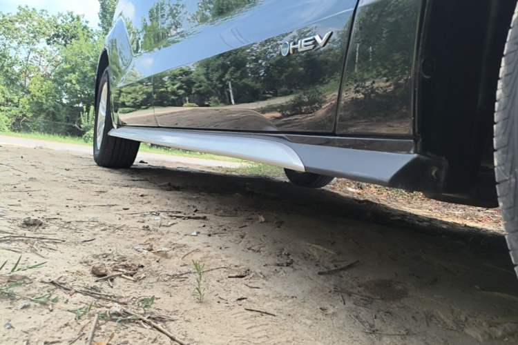 Used Toyota Granvia 2024 2.5L Hybrid Comfort Edition Right Side Sill