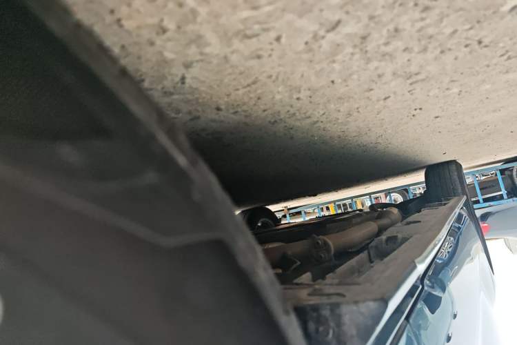 Used Toyota Granvia 2024 2.5L Hybrid Comfort Edition Right Side Sill