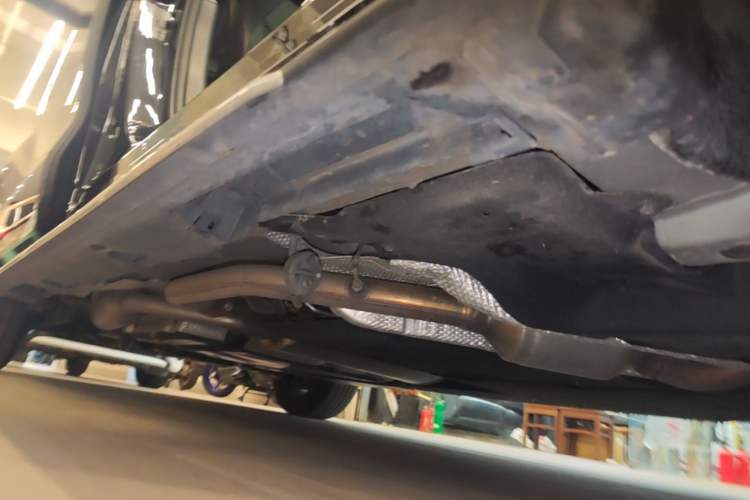 Used Toyota Granvia 2024 2.5L Hybrid Luxury Edition Right Side Sill