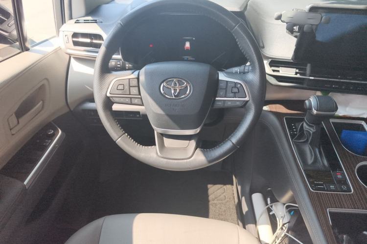 Used Toyota Granvia 2024 2.5L Hybrid Comfort Edition Steering Wheel