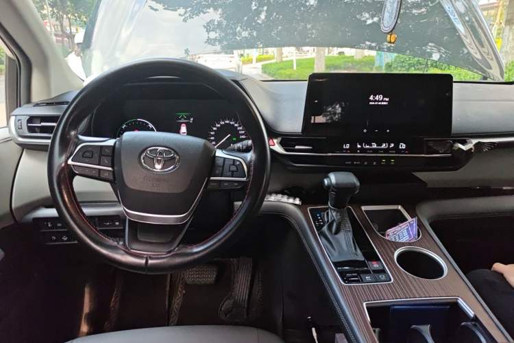 Used Toyota Granvia 2024 2.5L Hybrid Comfort Edition Steering Wheel