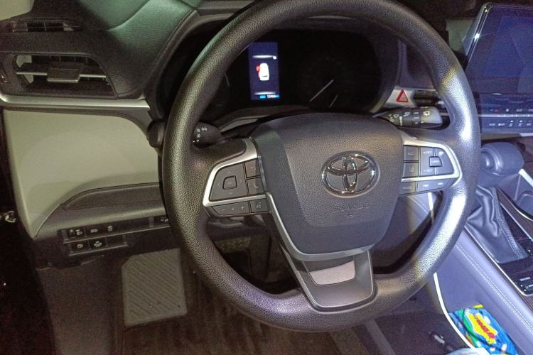 Used Toyota Granvia 2024 2.5L Hybrid Comfort Edition Steering Wheel