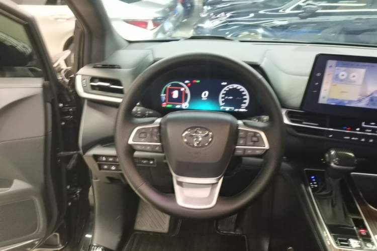 Used Toyota Granvia 2024 2.5L Hybrid Prestige PLUS Edition Steering Wheel