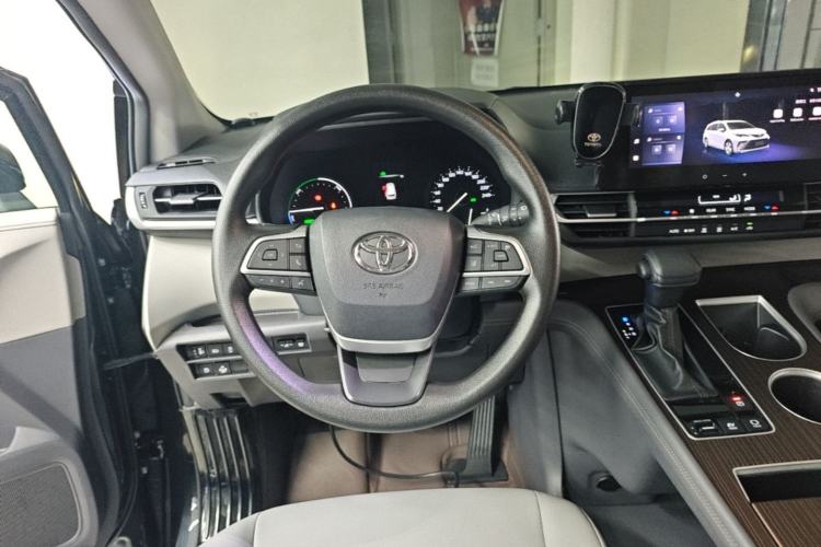 Used Toyota Granvia 2024 2.5L Hybrid Comfort Edition Steering Wheel