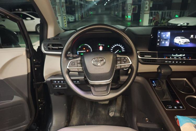Used Toyota Granvia 2024 2.5L Hybrid Comfort Edition Steering Wheel