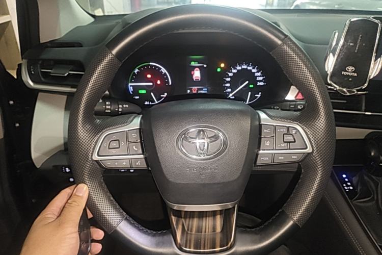 Used Toyota Granvia 2024 2.5L Hybrid Comfort Edition Steering Wheel