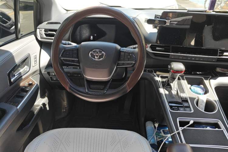 Used Toyota Granvia 2024 2.5L Hybrid Prestige PLUS Edition Steering Wheel