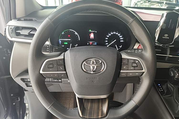 Used Toyota Granvia 2024 2.5L Hybrid Comfort Edition Steering Wheel