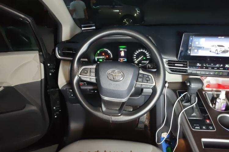 Used Toyota Granvia 2024 2.5L Hybrid Comfort Edition Steering Wheel