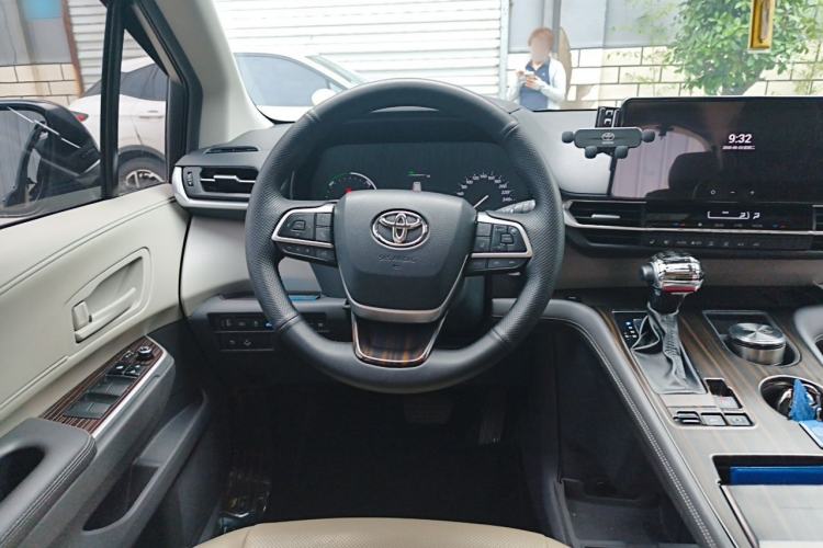 Used Toyota Granvia 2024 2.5L Hybrid Comfort Edition Steering Wheel