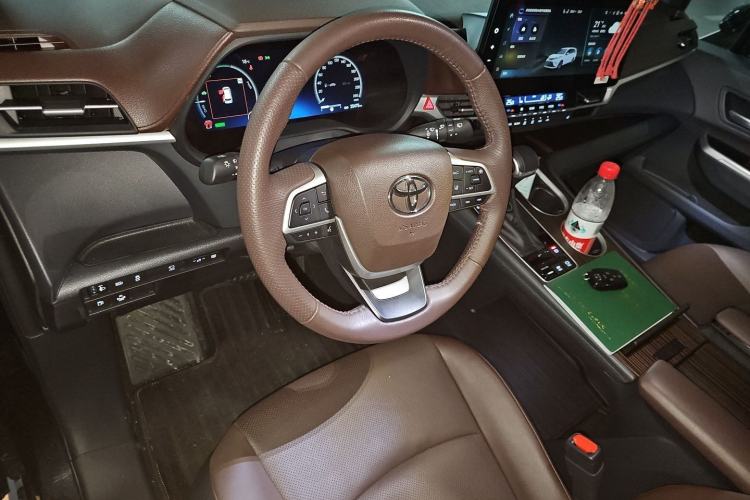 Used Toyota Granvia 2024 2.5L Hybrid Prestige PLUS Four-Wheel Drive Version Steering Wheel