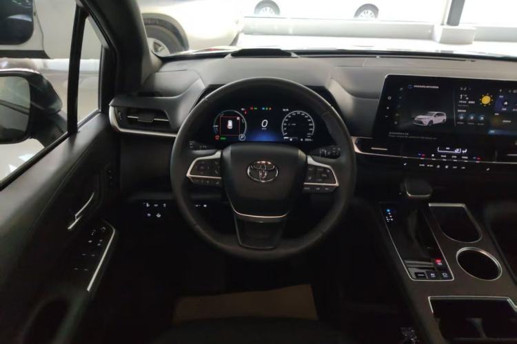 Used Toyota Granvia 2024 2.5L Hybrid Prestige PLUS Edition Steering Wheel
