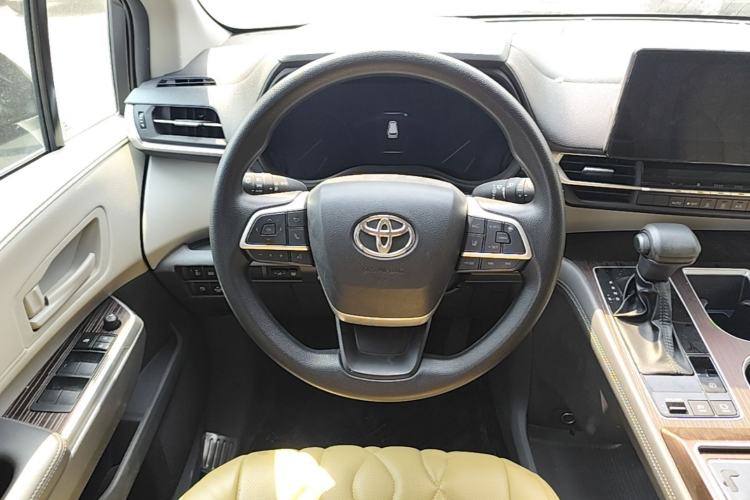 Used Toyota Granvia 2024 2.5L Hybrid Comfort Edition Steering Wheel