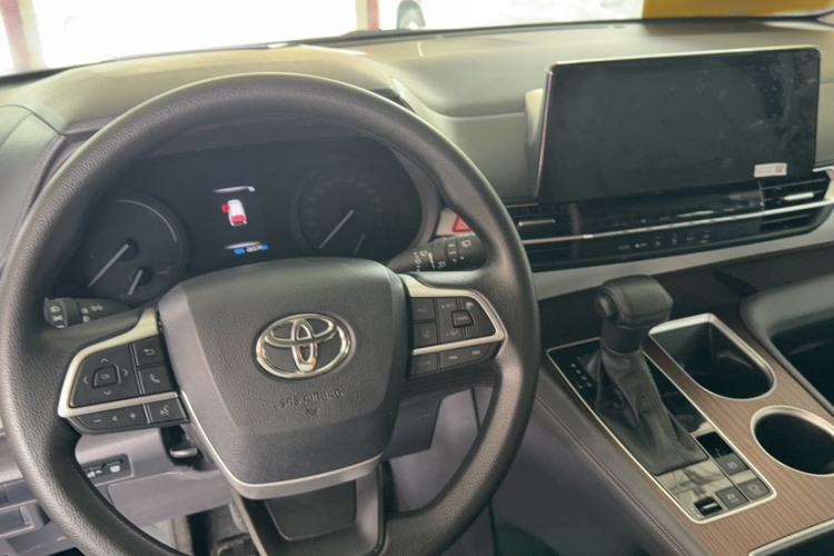 Used Toyota Granvia 2024 2.5L Hybrid Comfort Edition Steering Wheel