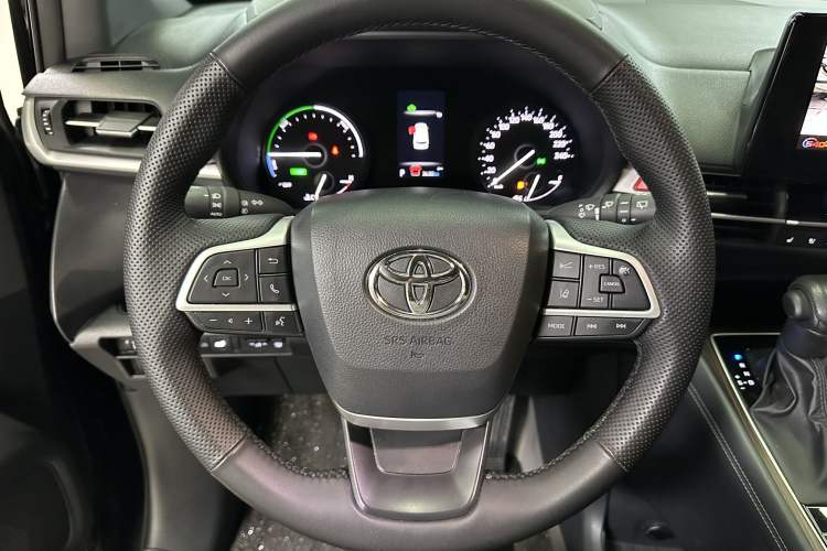 Used Toyota Granvia 2024 2.5L Hybrid Luxury Edition Steering Wheel