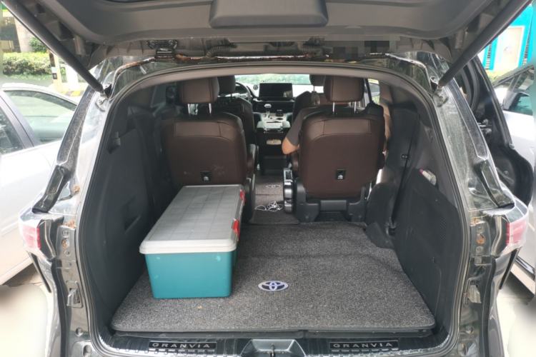 Used Toyota Granvia 2024 2.5L Hybrid Prestige PLUS Four-Wheel Drive Version Trunk