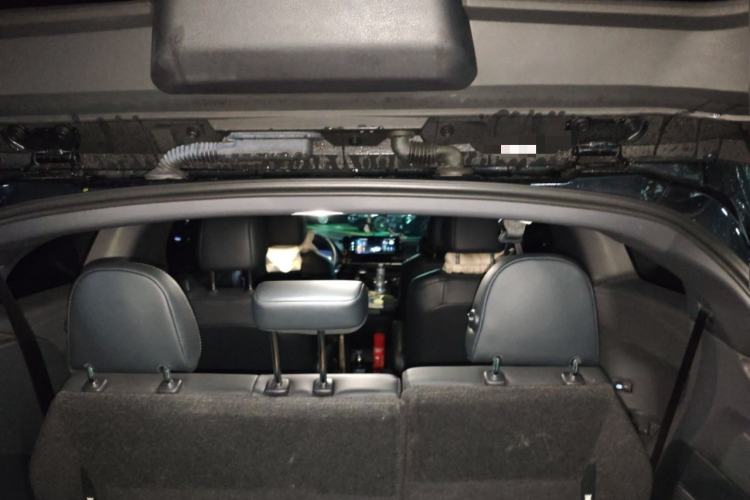 Used Toyota Granvia 2024 2.5L Hybrid Prestige PLUS Four-Wheel Drive Version Trunk