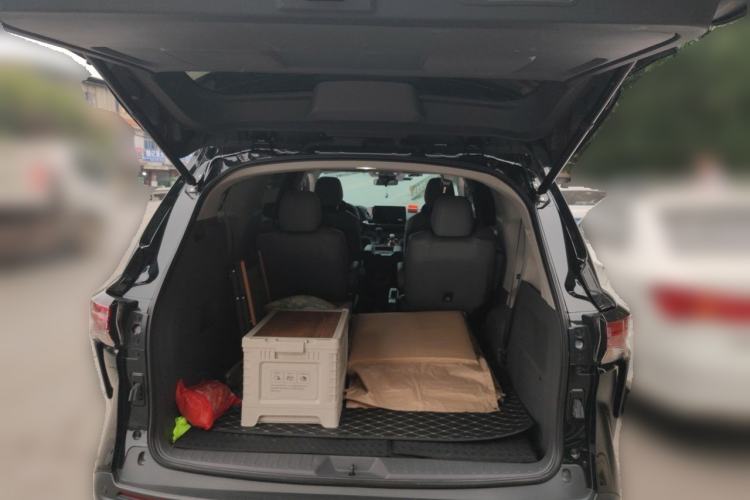Used Toyota Granvia 2024 2.5L Hybrid Comfort Edition Trunk