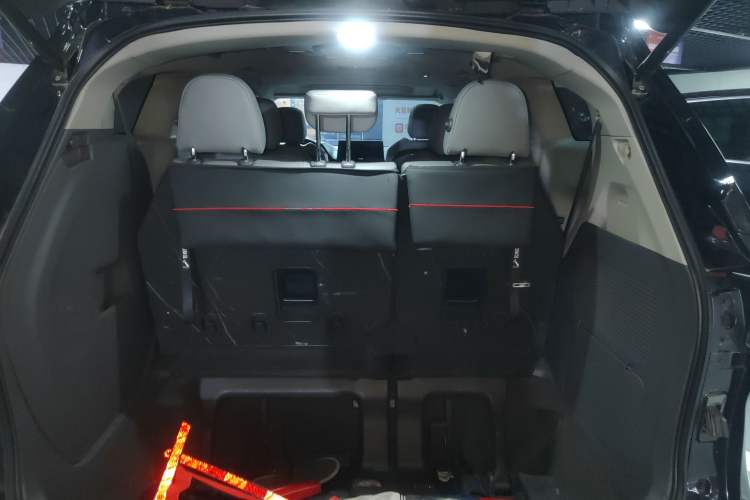Used Toyota Granvia 2024 2.5L Hybrid Comfort Edition Trunk