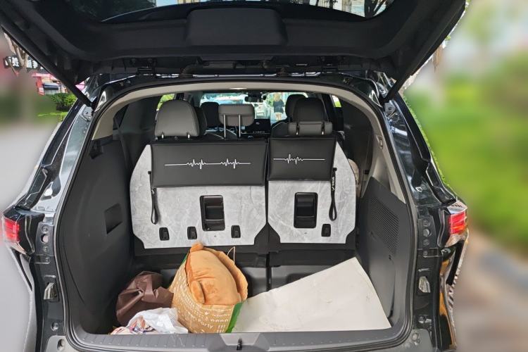 Used Toyota Granvia 2024 2.5L Hybrid Comfort Edition Trunk
