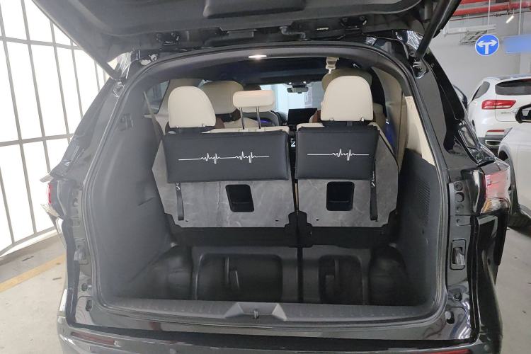 Used Toyota Granvia 2024 2.5L Hybrid Prestige ULTRA Edition Trunk