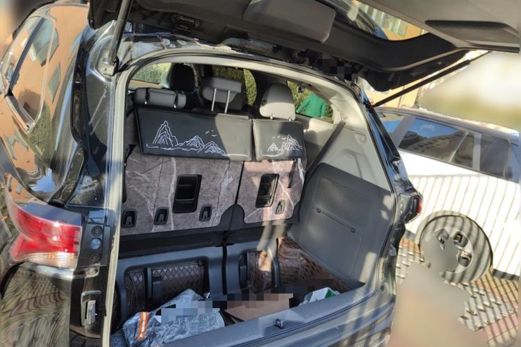 Used Toyota Granvia 2024 2.5L Hybrid Comfort Edition Trunk