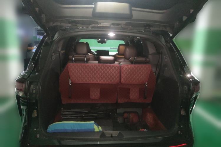 Used Toyota Granvia 2024 2.5L Hybrid Prestige PLUS Four-Wheel Drive Version Trunk