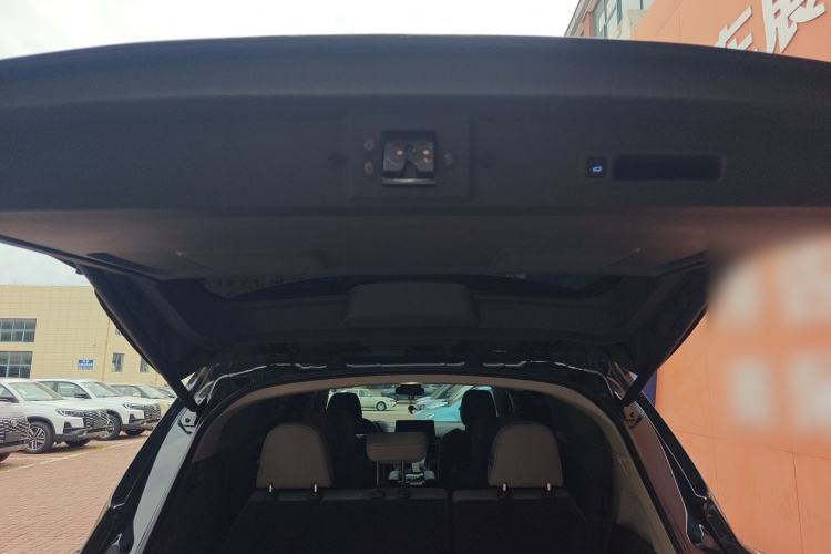 Used Toyota Granvia 2024 2.5L Hybrid Comfort Edition Trunk
