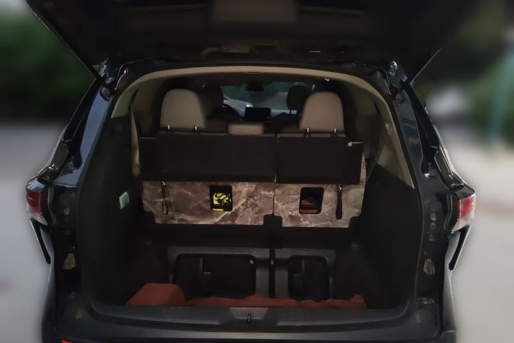 Used Toyota Granvia 2024 2.5L Hybrid Comfort Edition Trunk