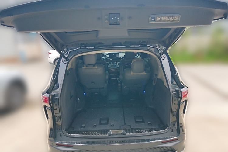 Used Toyota Granvia 2024 2.5L Hybrid Comfort Edition Trunk