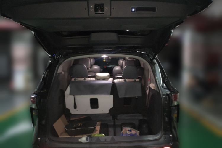 Used Toyota Granvia 2024 2.5L Hybrid Comfort Edition Trunk