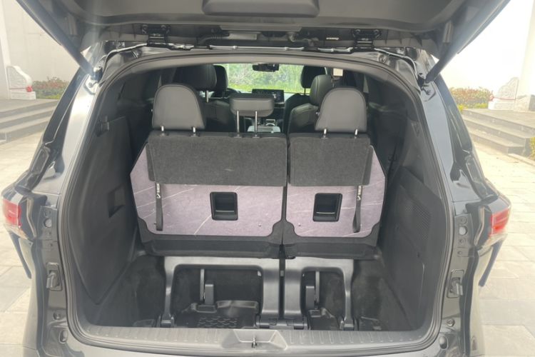 Used Toyota Granvia 2024 2.5L Hybrid Prestige PLUS Edition Trunk