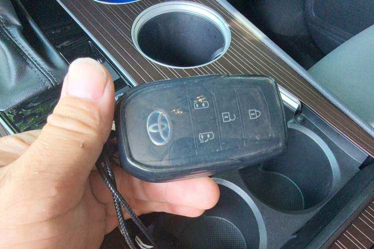 Used Toyota Granvia 2024 2.5L Hybrid Comfort Edition Vehicle Key