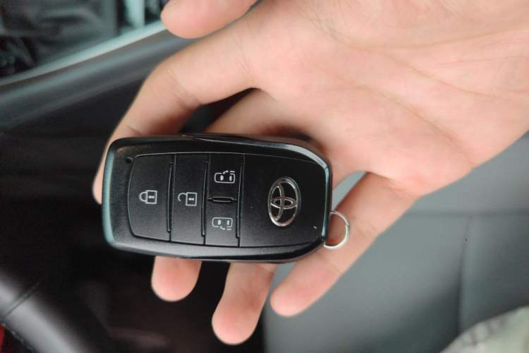 Used Toyota Granvia 2024 2.5L Hybrid Comfort Edition Vehicle Key
