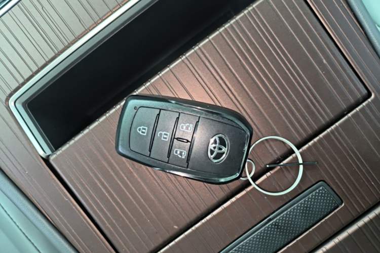 Used Toyota Granvia 2024 2.5L Hybrid Comfort Edition Vehicle Key