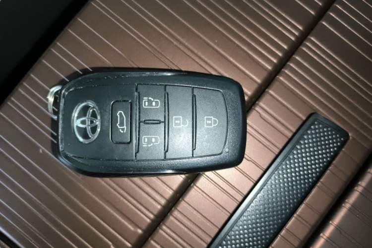 Used Toyota Granvia 2024 2.5L Hybrid Prestige PLUS Edition Vehicle Key