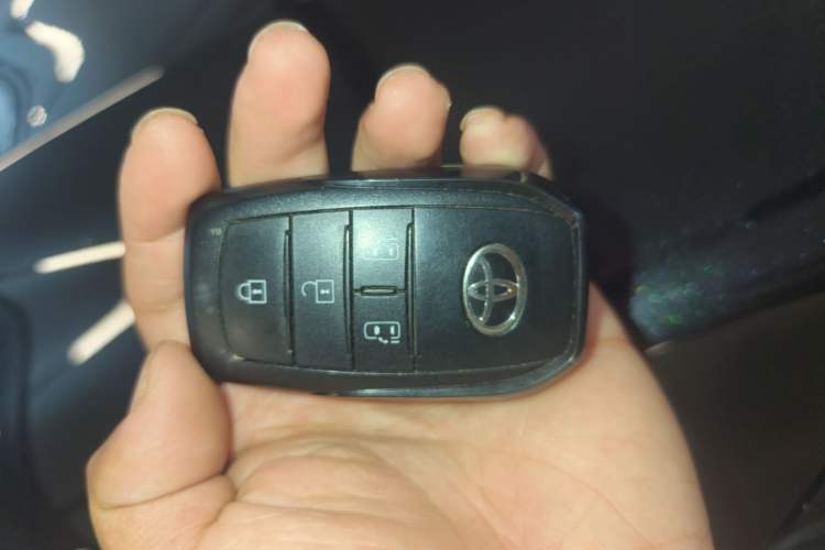 Used Toyota Granvia 2024 2.5L Hybrid Luxury Edition Vehicle Key