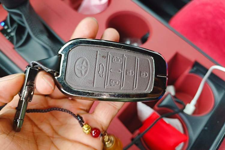Used Toyota Granvia 2024 2.5L Hybrid Prestige PLUS Edition Vehicle Key