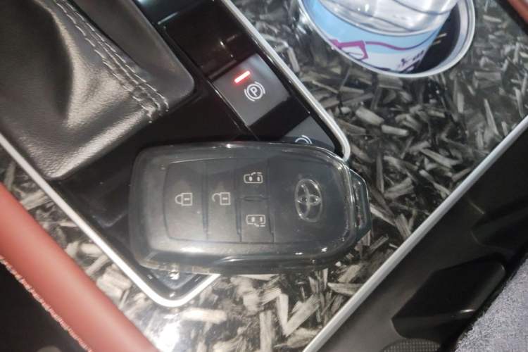 Used Toyota Granvia 2024 2.5L Hybrid Comfort Edition Vehicle Key