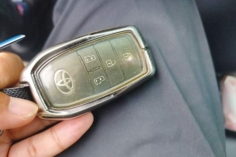 Used Toyota Granvia 2024 2.5L Hybrid Comfort Edition Vehicle Key