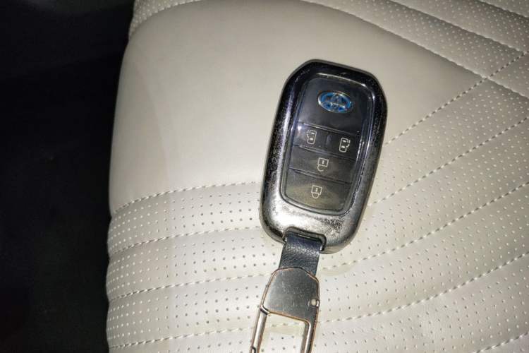 Used Toyota Granvia 2024 2.5L Hybrid Comfort Edition Vehicle Key
