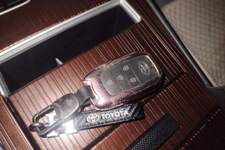 Used Toyota Granvia 2024 2.5L Hybrid Comfort Edition Vehicle Key