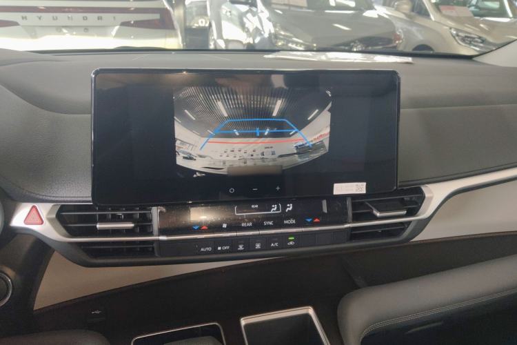 Used Toyota Granvia 2024 2.5L Hybrid Comfort Edition Audio And AC Panel