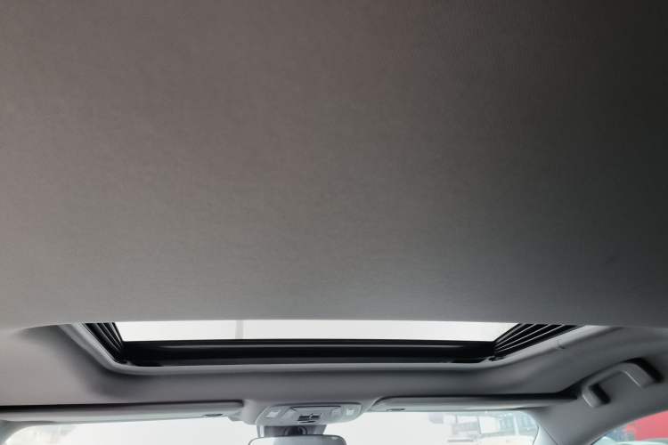 Used Toyota Granvia 2024 2.5L Hybrid Luxury Edition Headliner
