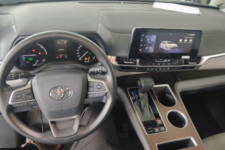 Used Toyota Granvia 2024 2.5L Hybrid Comfort Edition Interior 2