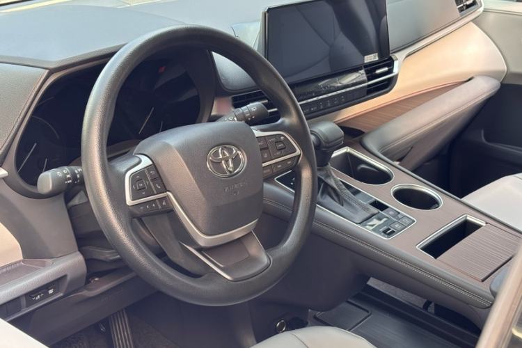 Used Toyota Granvia 2024 2.5L Hybrid Comfort Edition Interior 4