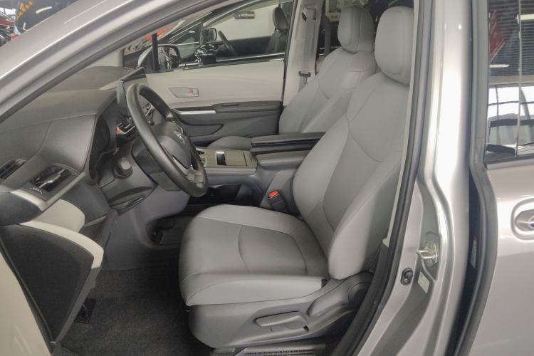 Used Toyota Granvia 2024 2.5L Hybrid Comfort Edition Left Front Seat
