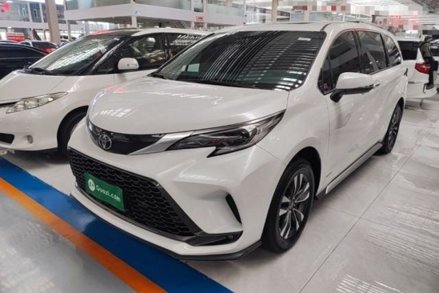 Ojetý Toyota Granvia 2024 2.5L Hybrid Luxury Edition