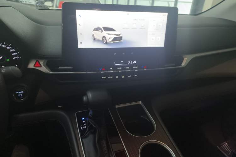 Used Toyota Granvia 2024 2.5L Hybrid Comfort Edition Audio And AC Panel